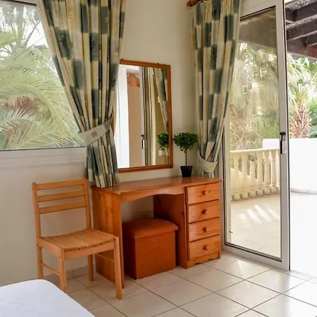 Coral Bay Sun Vida * Peyia